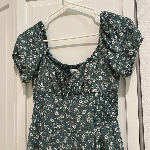 Hollister green floral dress/romper EUC - Picture 3 of 4